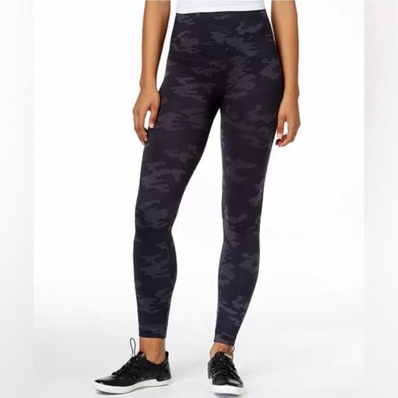 Spanx Look at Me Now High-Waisted Seamless Leggings Black camo small petite - Picture 1 of 6